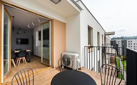 Wola Skwer Sunny Apartment