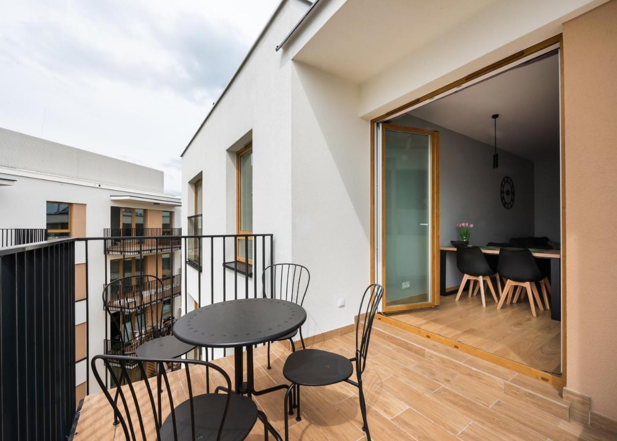 Wola Skwer Sunny Apartment Варшава Екстер'єр фото